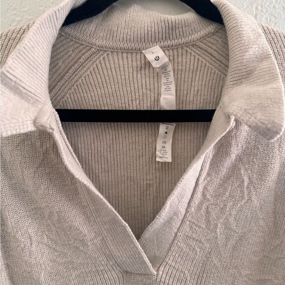 Lululemon Athletica Cream V-Neck Sweater - Picture 2 of 5